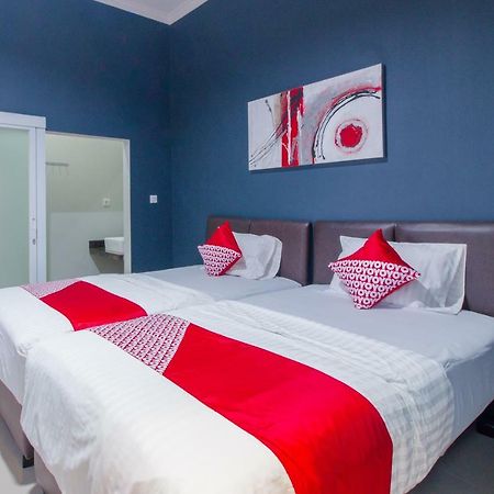 Oyo 871 Aira Costel Hotel Cianjur Buitenkant foto
