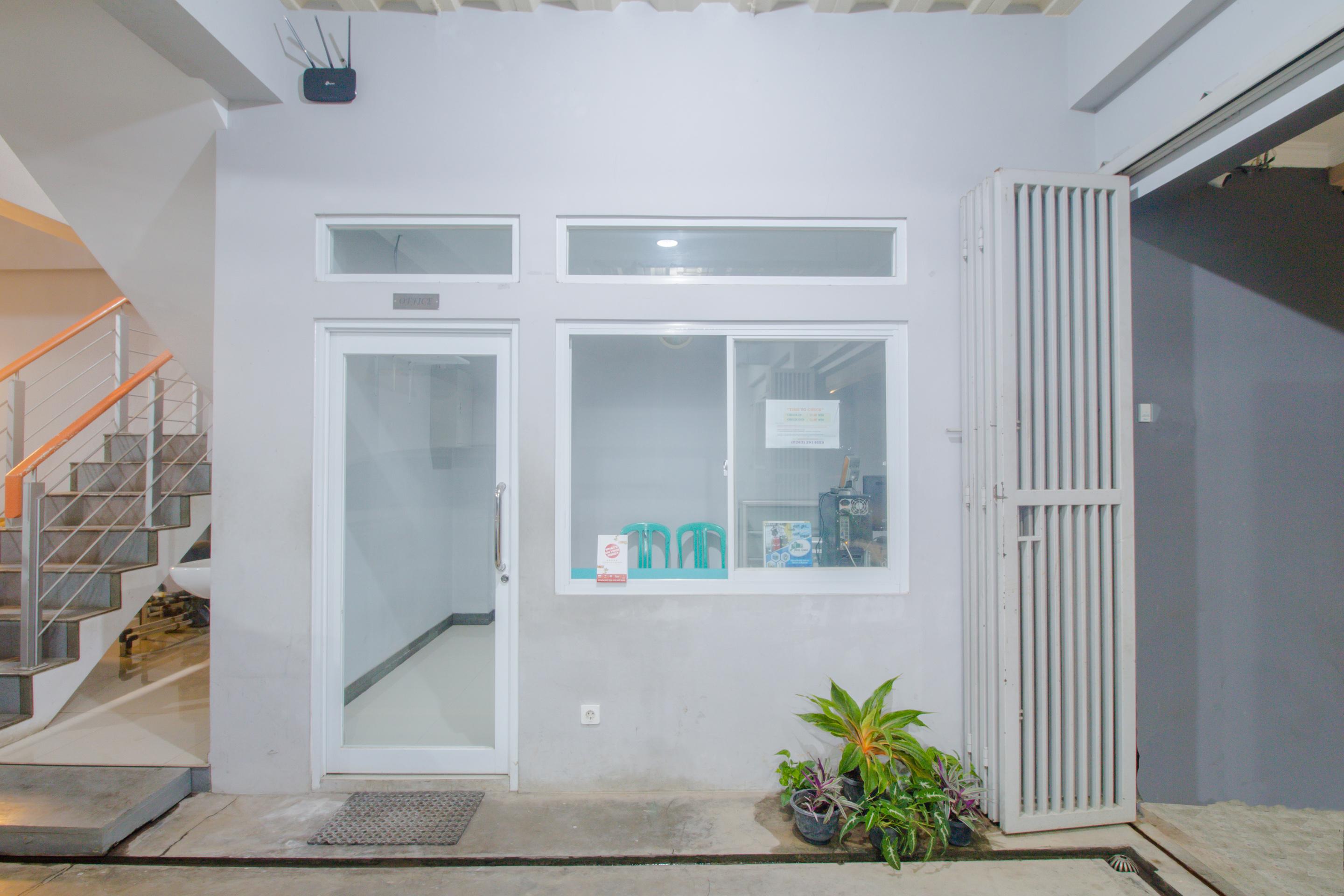 Oyo 871 Aira Costel Hotel Cianjur Buitenkant foto