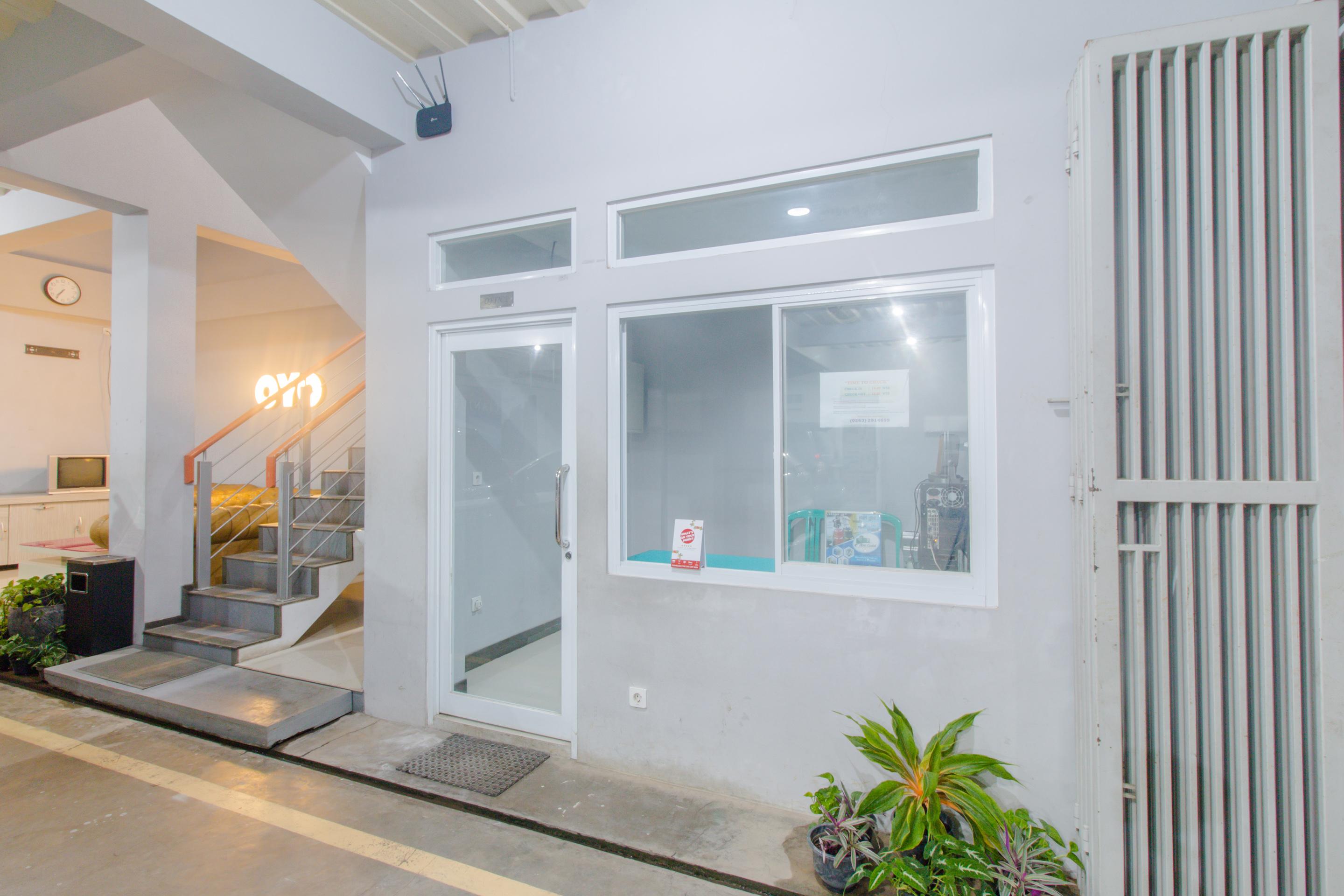 Oyo 871 Aira Costel Hotel Cianjur Buitenkant foto